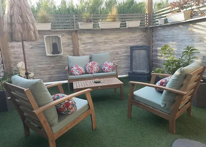 Atypique Ancien Hangar A Bateau Апартаменти *