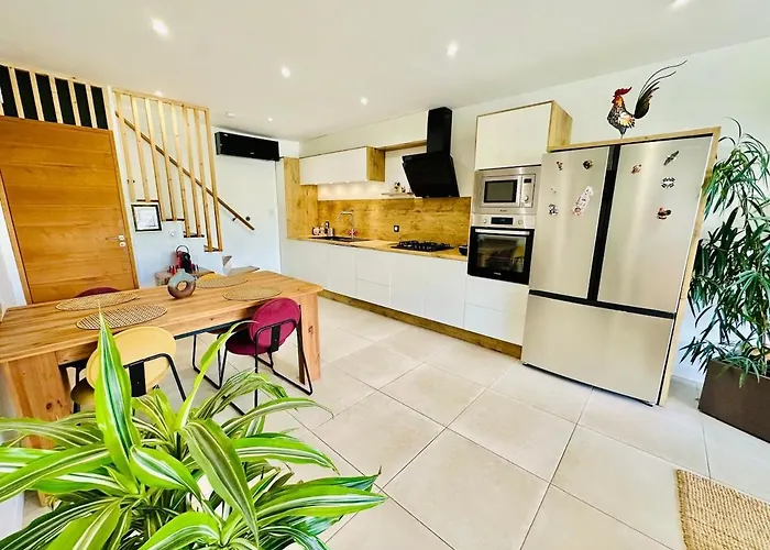 Atypique Ancien Hangar A Bateau Єр