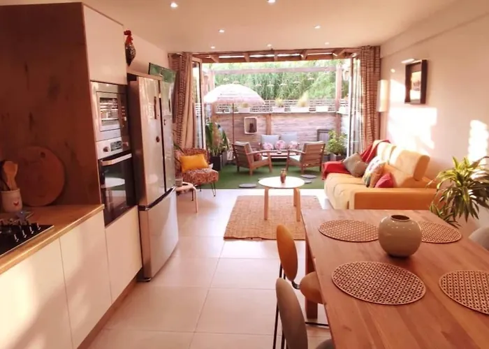 Atypique Ancien Hangar A Bateau Lejlighed