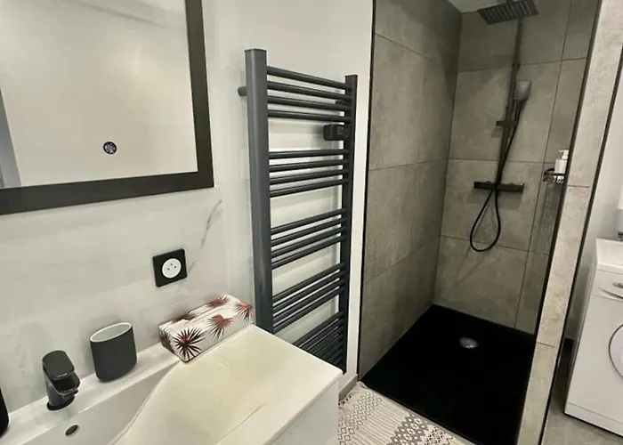 Atypique Ancien Hangar A Bateau Lejlighed Hyères